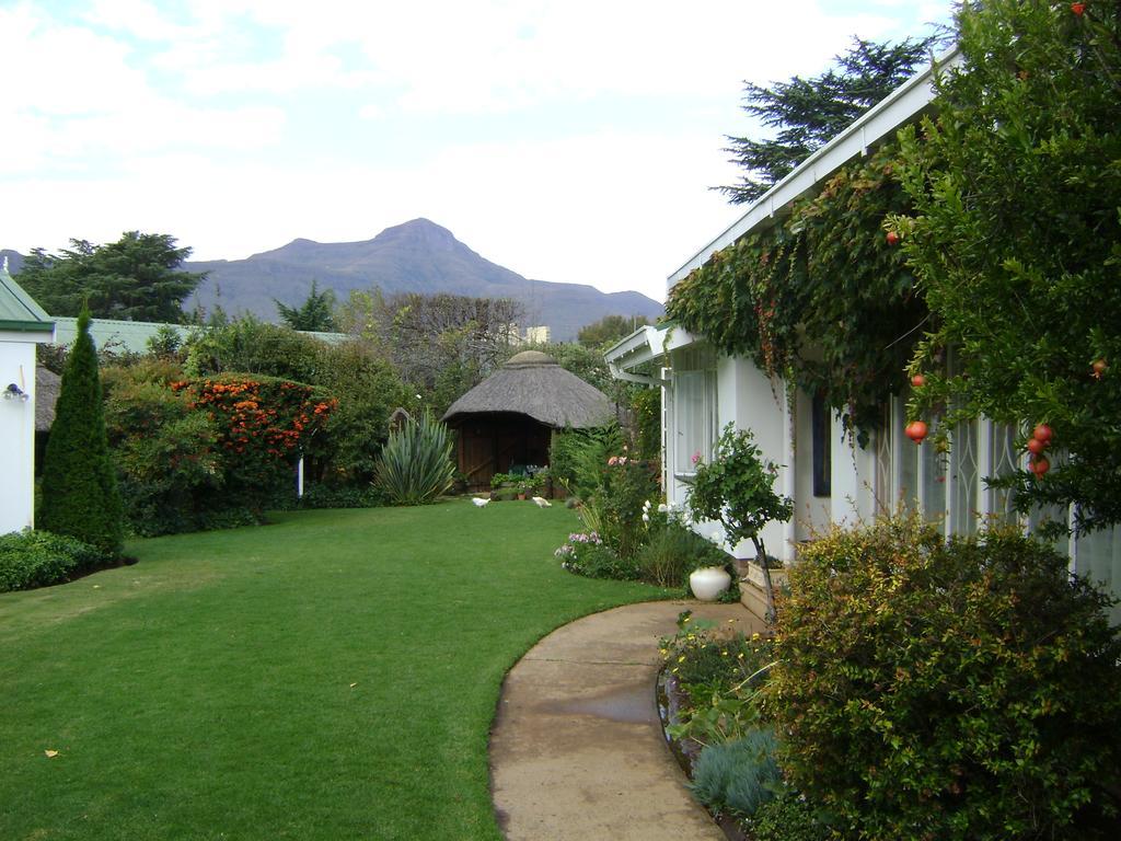 Rosewood Corner, Clarens Bed and Breakfast Buitenkant foto