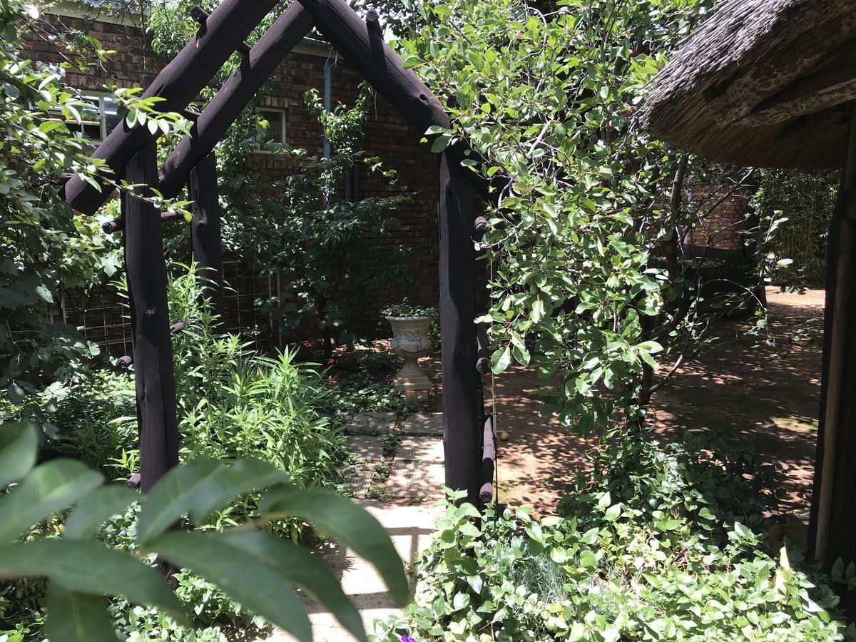 Rosewood Corner, Clarens Bed and Breakfast Buitenkant foto
